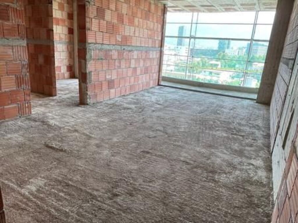 Shitet, Apartament 2+1+2, Blloku, Tirane.