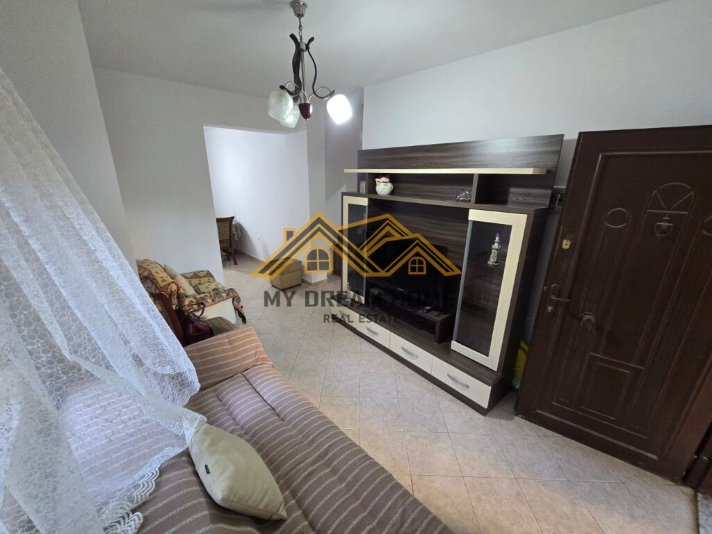 SHITET APARTAMENT 1+1 ME OBORR – SHKËMBI I KAVAJËS,VIJE E DYTE ME DETIN
