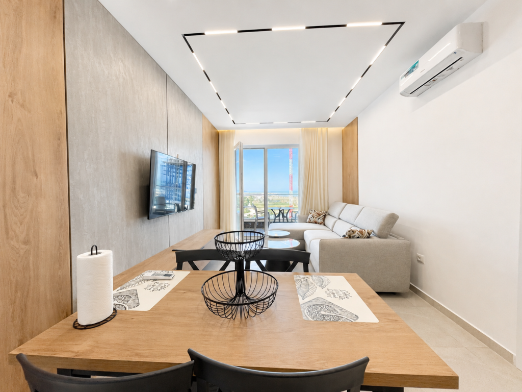 Vendesi in vendita 1+1 arredato con balcone a Qerret, Kavajë