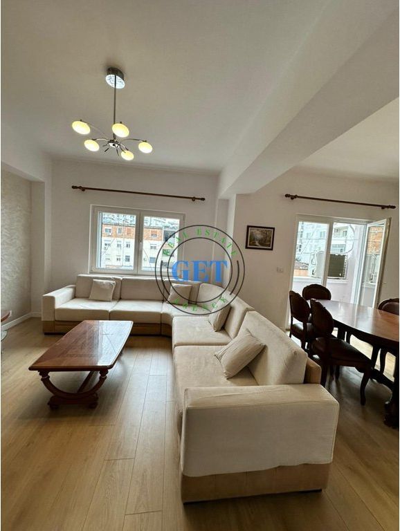 🏡 Shitet Apartament 2+1 në Durrës – Pranë Markatës së Fruta-Perimeve