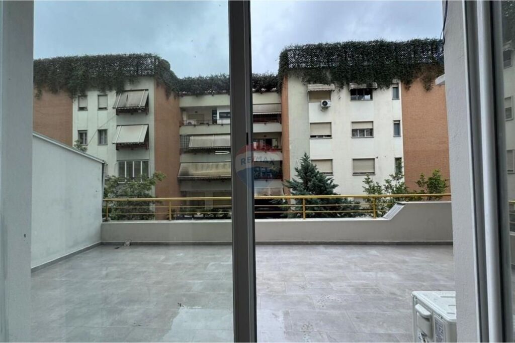 1+1 for rent, Botanical Garden.