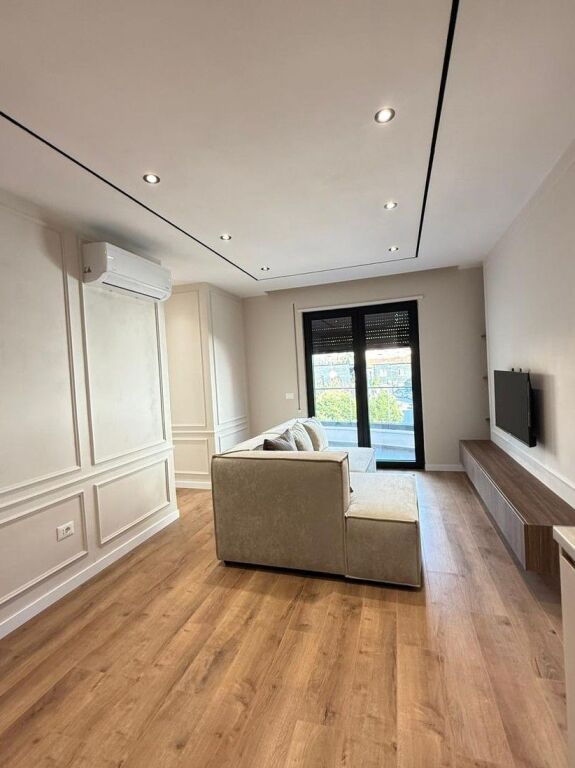 🏡 Appartamento 1+1 con balcone in affitto – Comune di Parigi
