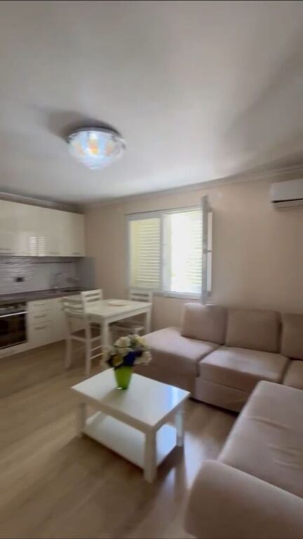 SHITET APARTAMENT 2+1 – OXHAKU, PËRBALLË MINISTRISË SË MBROJTJES
