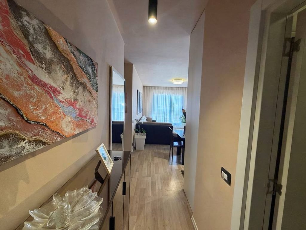 Apartament komod 1+1 me qira!