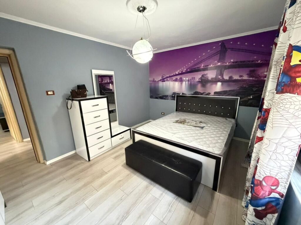 🏡 Jepet me Qira Apartament 2+1 i Mobiluar  📍 Tiranë, tek kryqëzimi në Oxhak 💶 Çmimi: 45000 LEKE