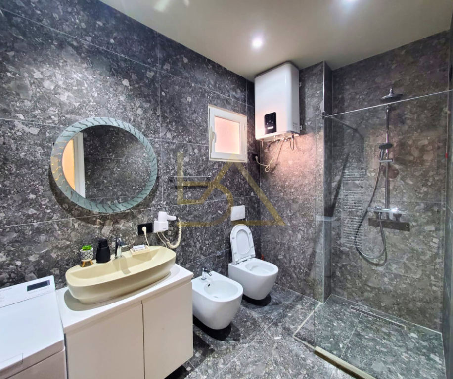 Shiten 3 Apartamente + 1 Zyrë – Durrës, Plazhi Iliria, Lagjja 13