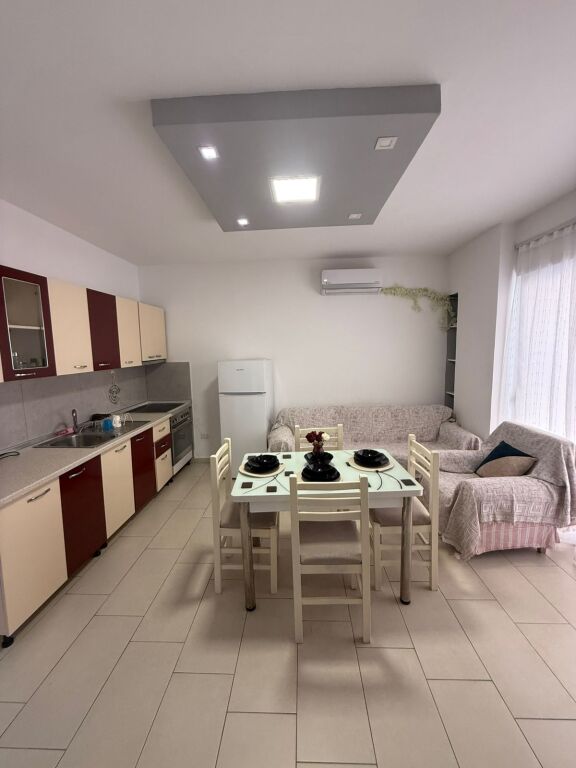 Apartament 1+1 me qera në Stacionin e Parë të Plazhit