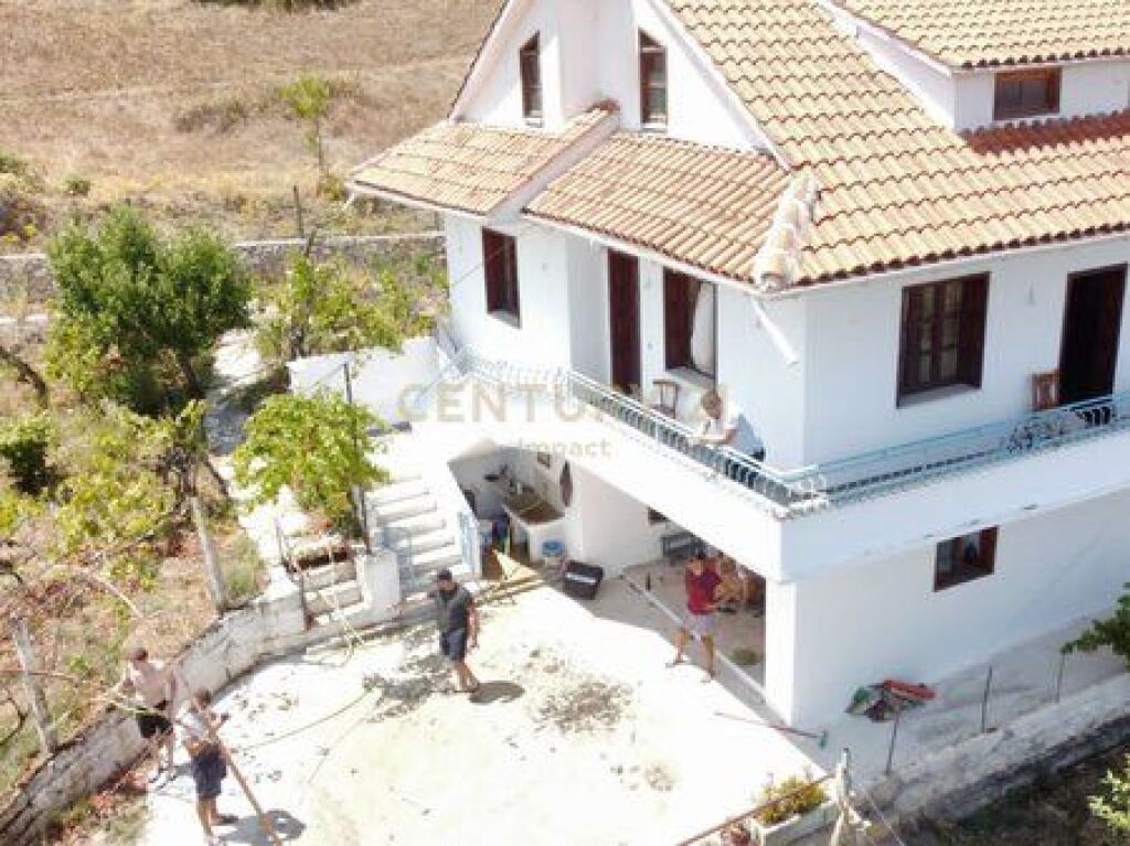 Vilë 4+2 Në Shitje në Pogradec - 190.000€!