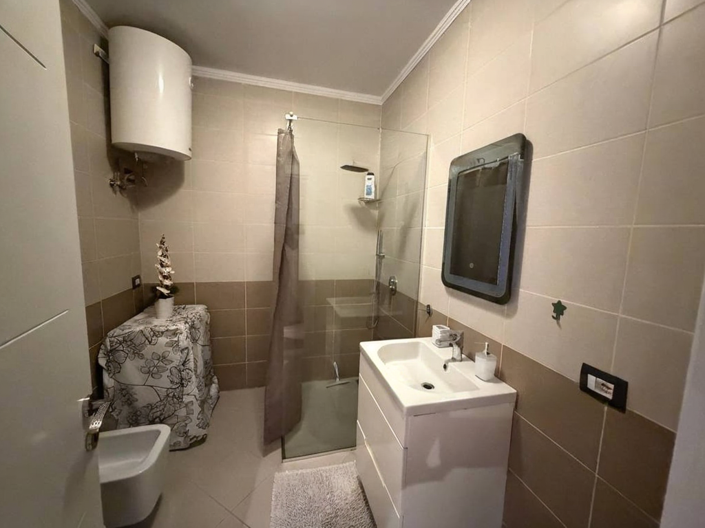 Apartament komod 1+1 me qira!
