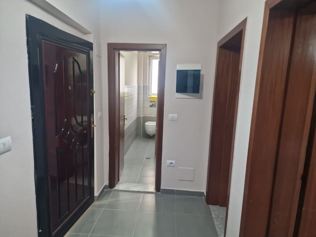 Appartamento 2+1 in affitto in Via Durazzo