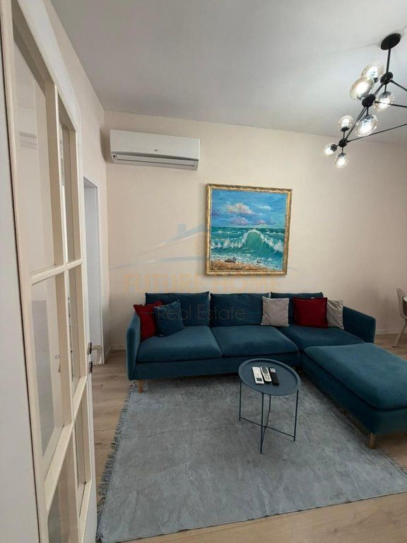 Qira, Apartament 2+1, Rruga e Barrikadave, Tiranë.