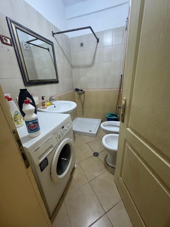 Jepet me qira apartament 1+1