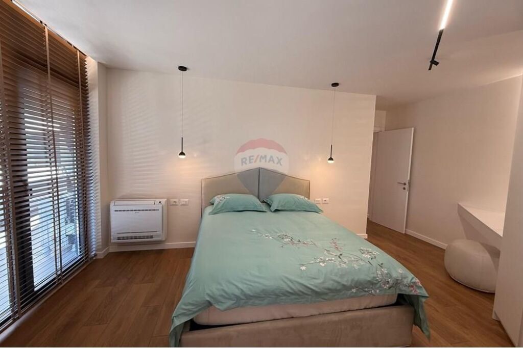 Shitet Apartament Luksoz ne White Hill