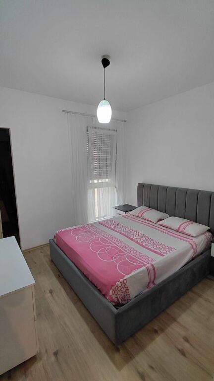 Jepet me qera apartament 1+1 me qera tek Kompleksi Kontakt
