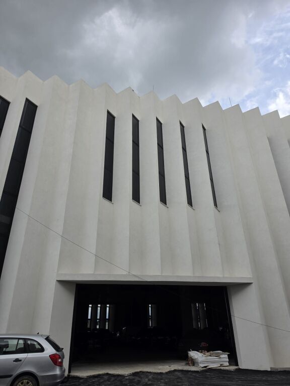 si affitta edificio, negozi sull'autostrada Tirana-Durres
