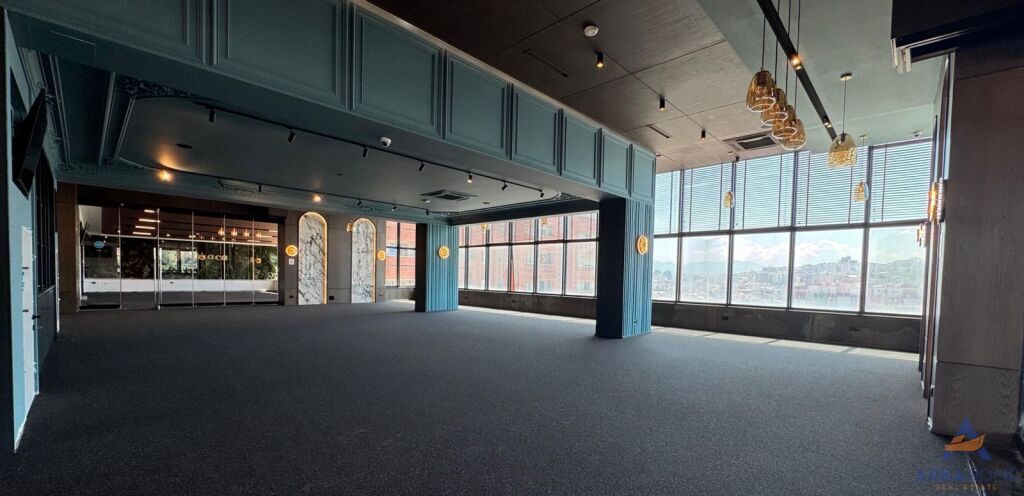 FOR SALE ROOFTOP/OFFICE 700M2 "NEAR AMERICAN HOSPITAL 3" 1,200,000 EURO.