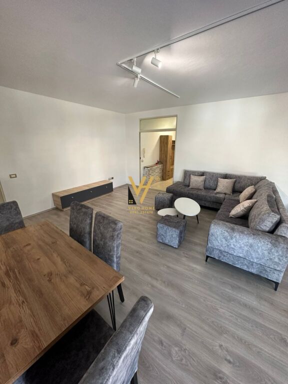 JEPET APARTAMENT 3+1 ME QERA NE ASTIR 830 EURO