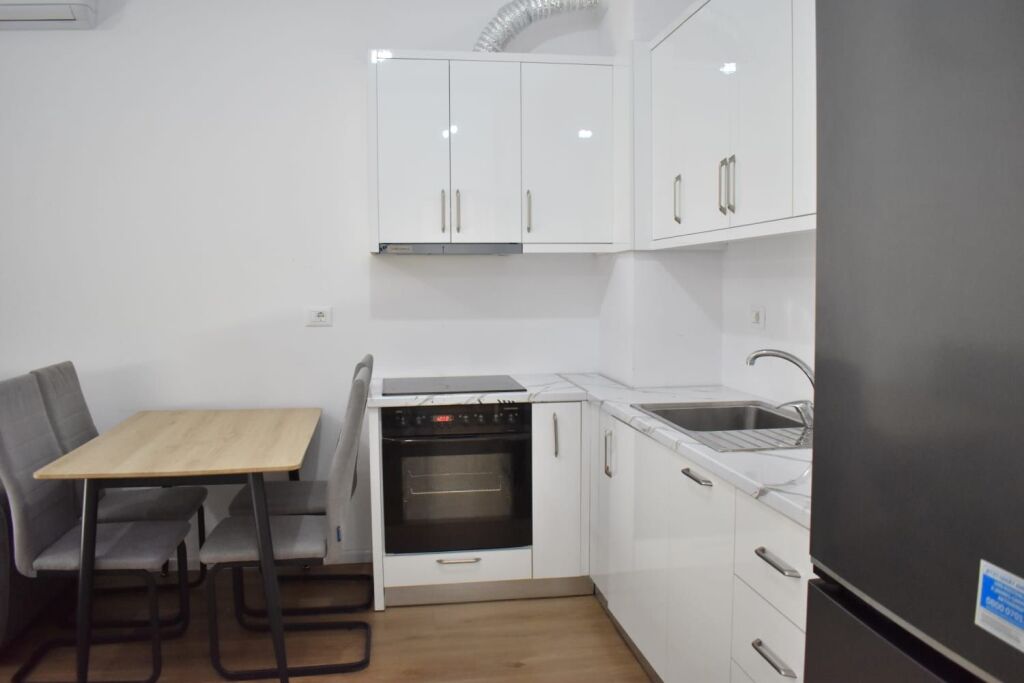 🏢Nella zona di Ali Demi, Rezidenca Kaimi affitta un appartamento, 1+1, arredato. 45.000 Leke