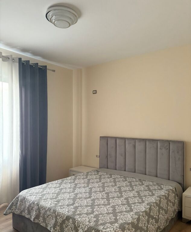 Qera | Apartament 2 + 1 | Rruga e Elbasanit-Pallati i Brigadave | 700 €/muaj