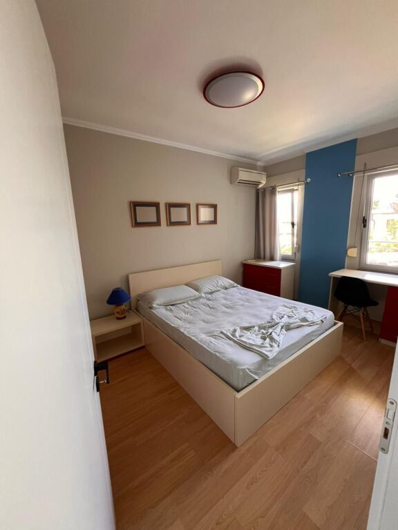 Jepet me qira apartament modern 1+1 + post parkimi te Liqeni i Thate