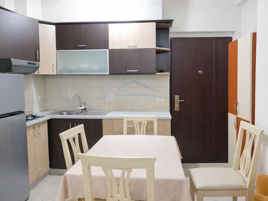 Shitet, Apartament 1+1, Shkembi i Kavajes.