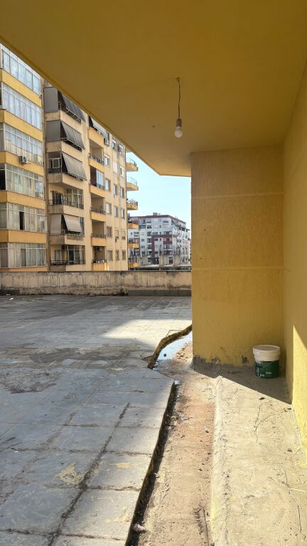Affittasi appartamento arredato 3+1+2 a Dy Palmat Astir