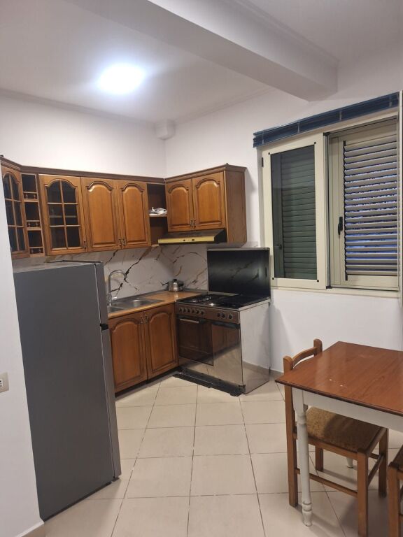 Qera | Shtëpi private 2 + 1 | Vilat Amerikane | 450 €/muaj