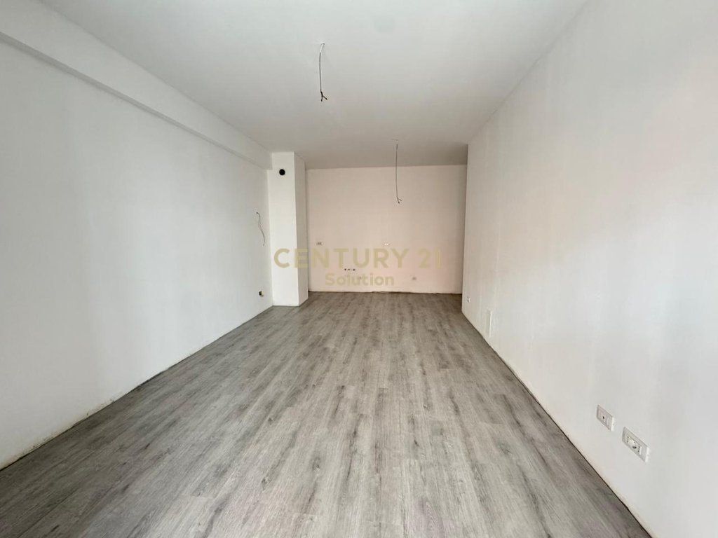 FOR SALE APARTMENT 2+1+2 AT KOSOVARËVE STREET!! 295