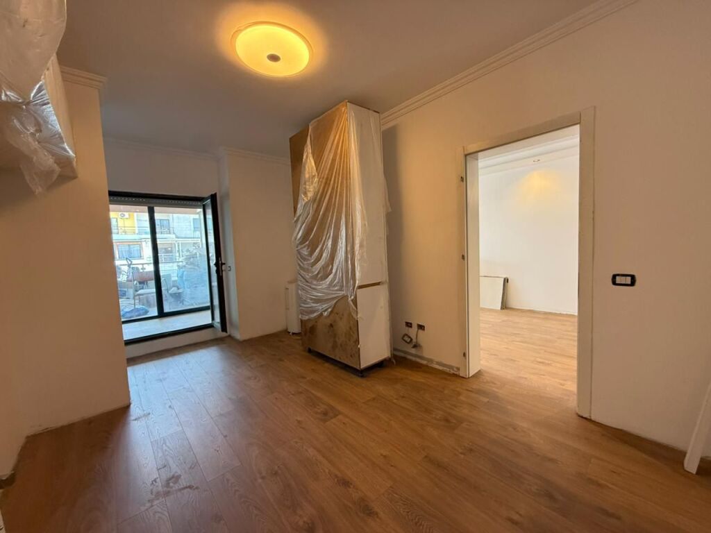 Shitet Apartament 2+1+Post Parkimi, Ngjitur me Deliorgji, Rr. E Kavajës, Tirane