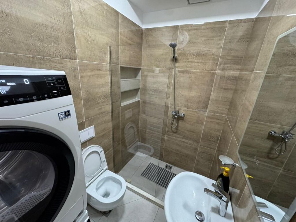 🏢 Jepet me qera 3+1+2 +Parkim 📍Tirana Garden Building,Rruga e kavajes💶 2,000€/muaj