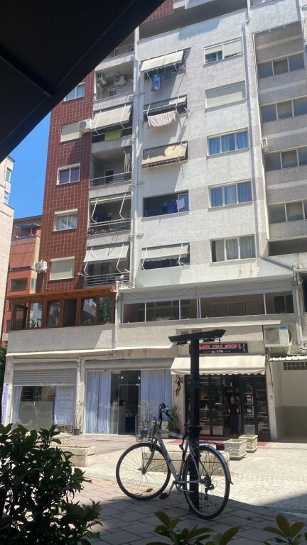 Jepet me qira apartament 1+1