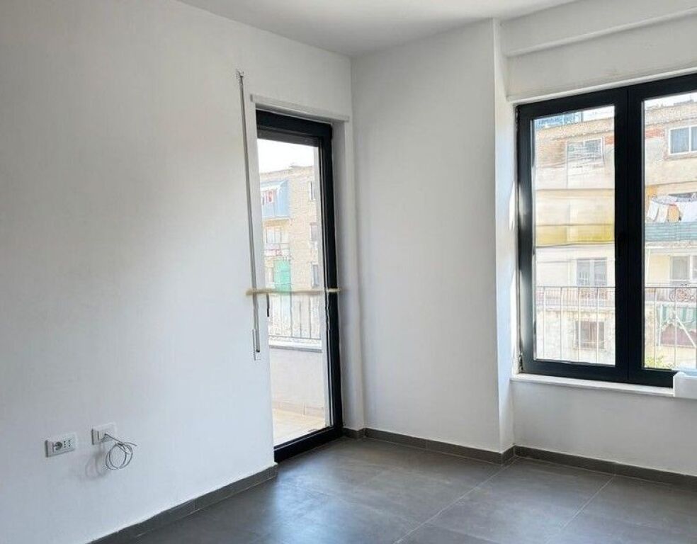 Jepen per qira apartament – Rruga Karl Gega, Tiranë Kompleksi LURA