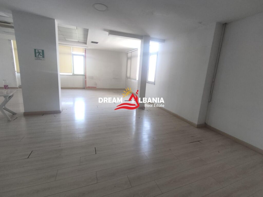 Business premises for rent in the Blloku area near Selman Stermasi Stadium (ID 42611545)