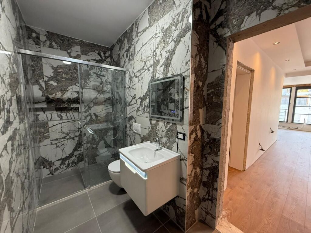 Shitet Apartament 2+1+Post Parkimi, Ngjitur me Deliorgji, Rr. E Kavajës, Tirane