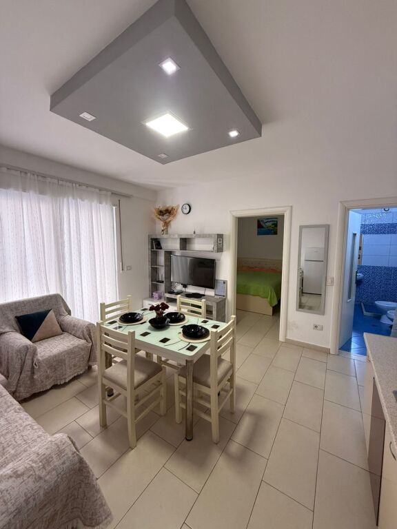 Apartament 1+1 me qera në Stacionin e Parë të Plazhit