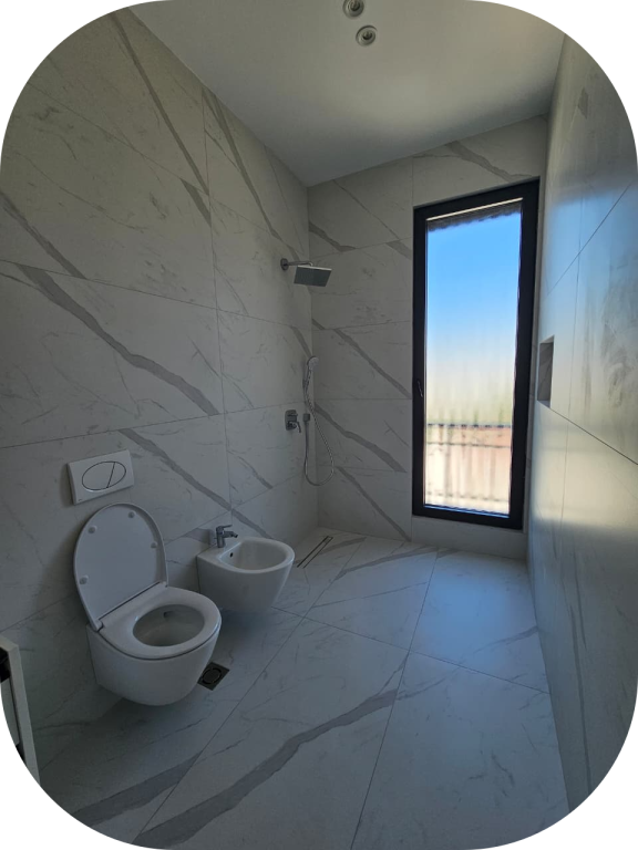 JEPET ME QIRA  APARTAMENT LUKSOZ 2+1+2 + POST PARKIMI  📍 Kompleksi Delijorgji, Tiranë