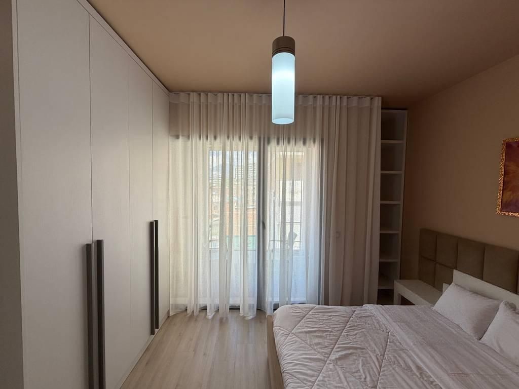 Ofrojme apartament 1+1 per qira perballe Harry Fultz!