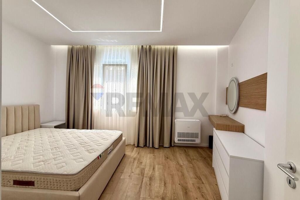 Modern apartment near the Zoo!