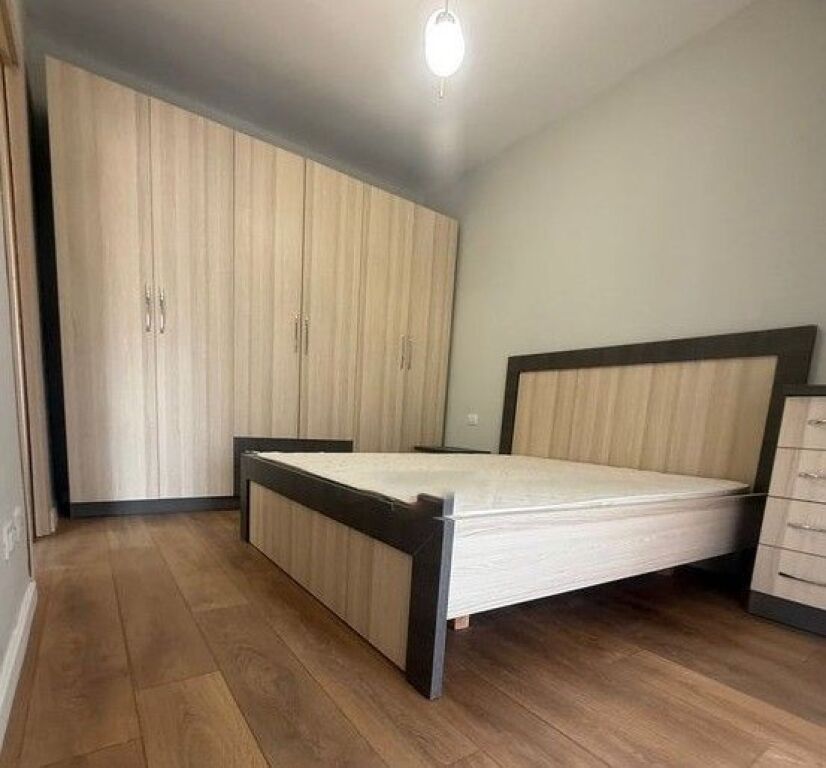 Jepet me qera apartament 1+1 në Fresk