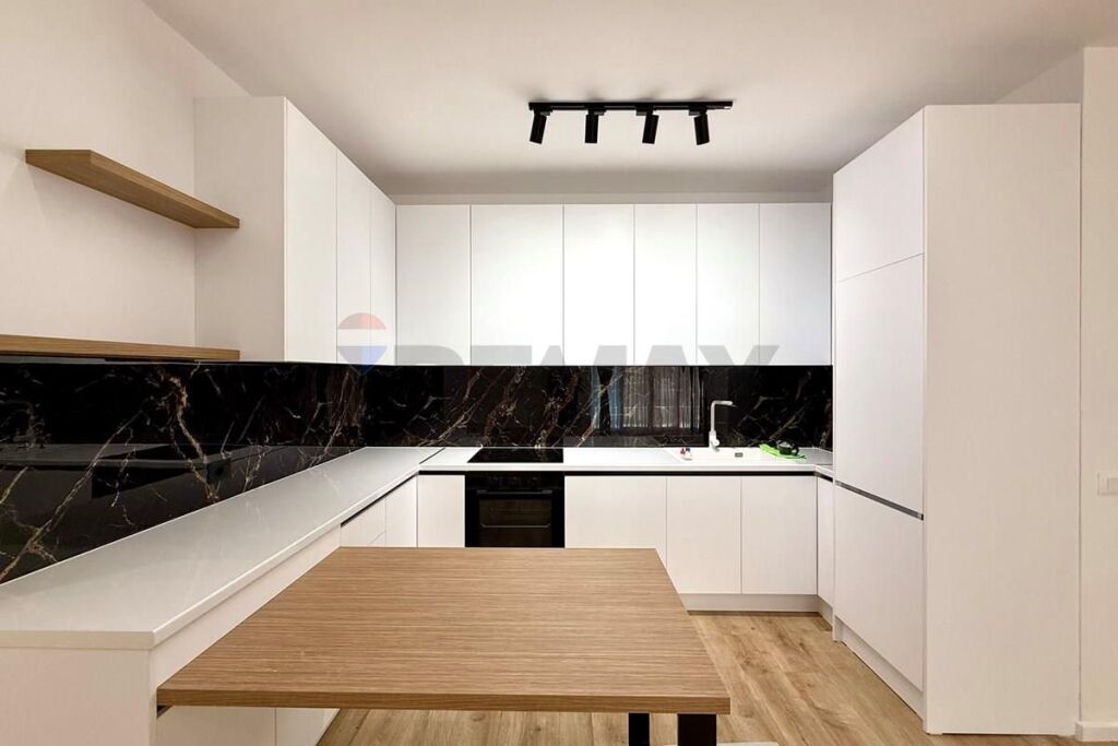 Modern apartment near the Zoo!