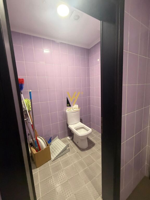 LOCALE COMMERCIALE DI 500 M2 IN AFFITTO A BLLOK 7.000 EURO