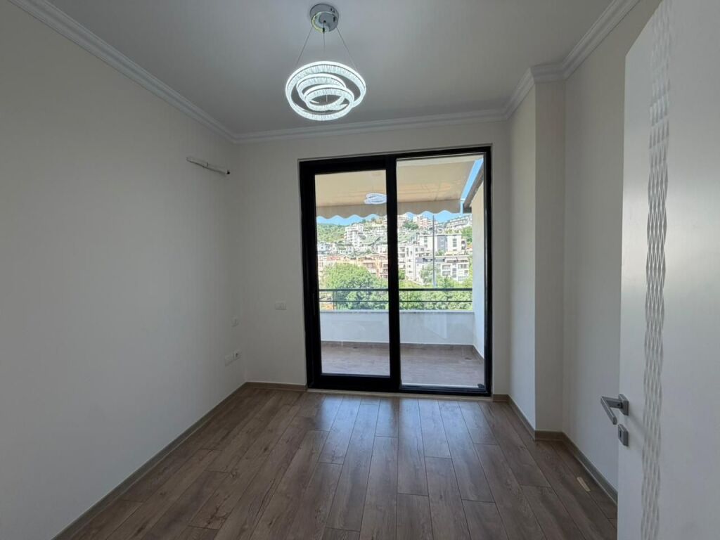 Apartament 2+1 per shitje tek Radissoni tek Liqeni i Thate.