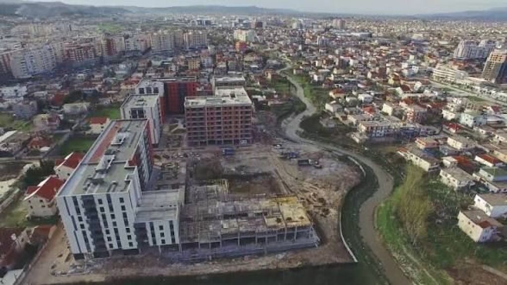 🏡 Shitet Apartament 2+1 tek Tirana Entry