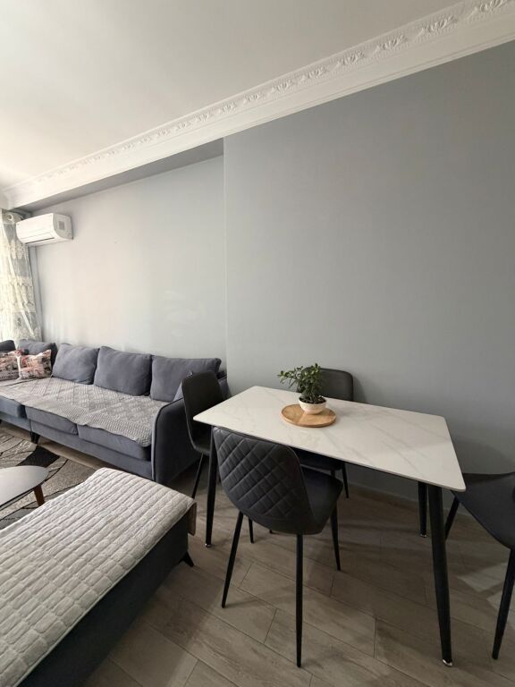 Qera | Apartament 1 + 1 | Farmacia 10 | 600 €/muaj