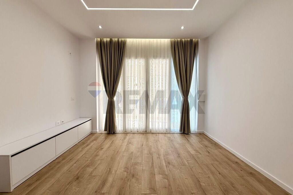 Apartment - For Sale - Zoological Garden, Tirana