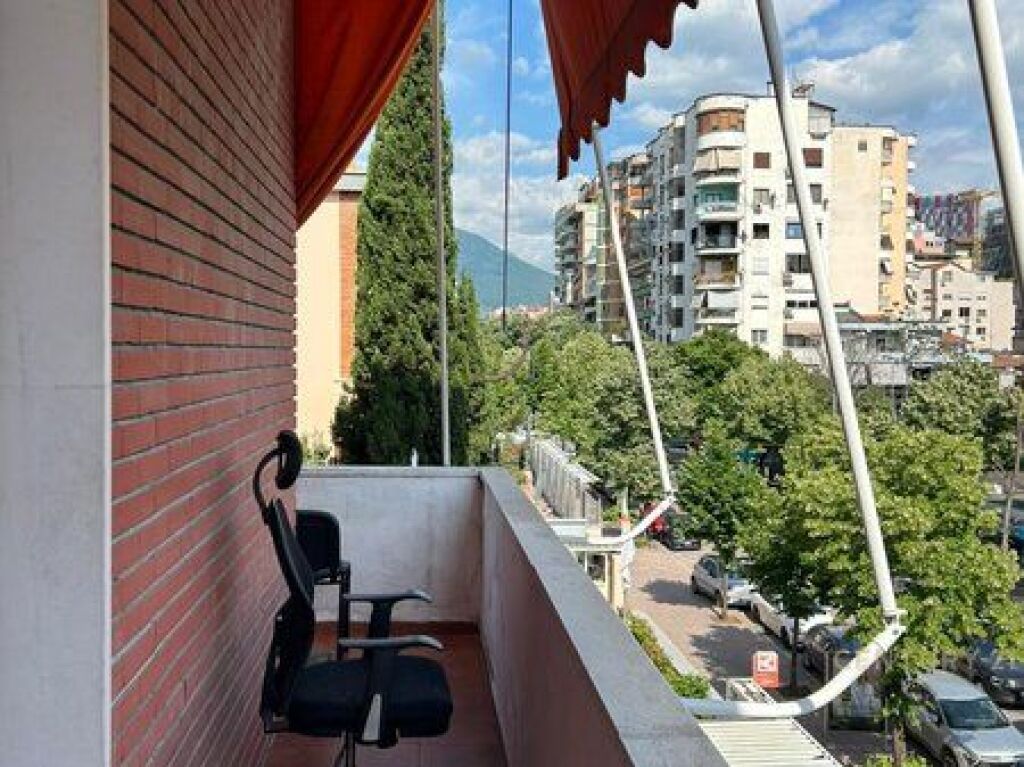  AMBIENT ZYRE PER QERA NE BLLOK