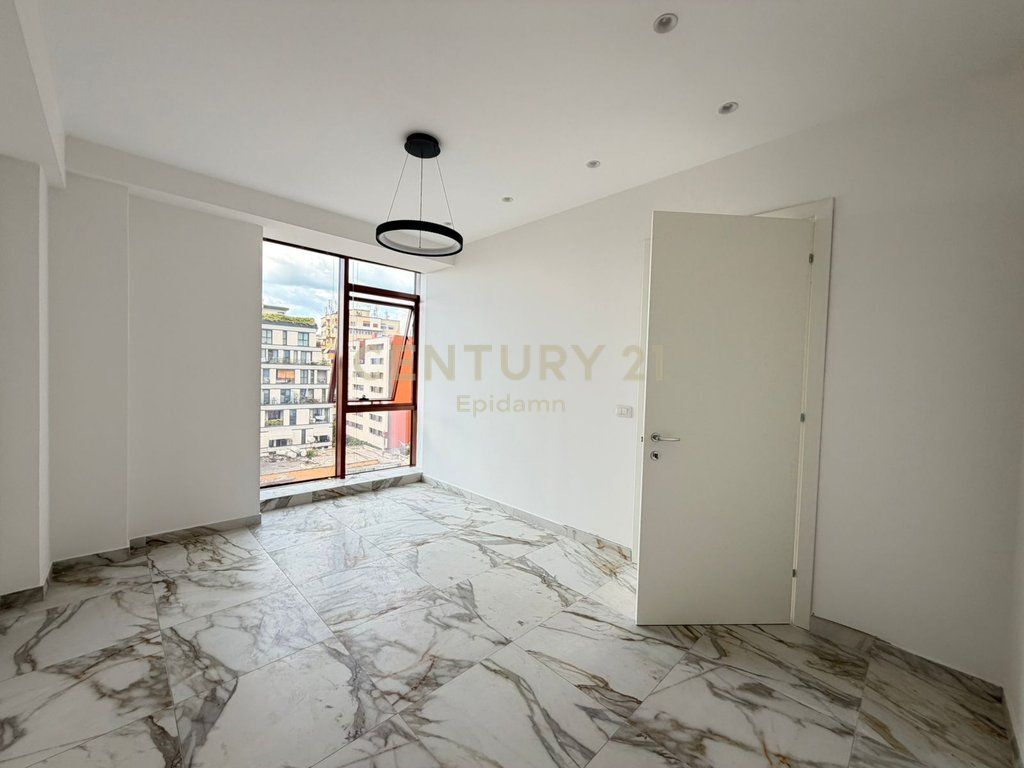 APARTAMENT 1+1 PËR QIRA TEK RRUGA E KAVAJËS 1300€/muaj