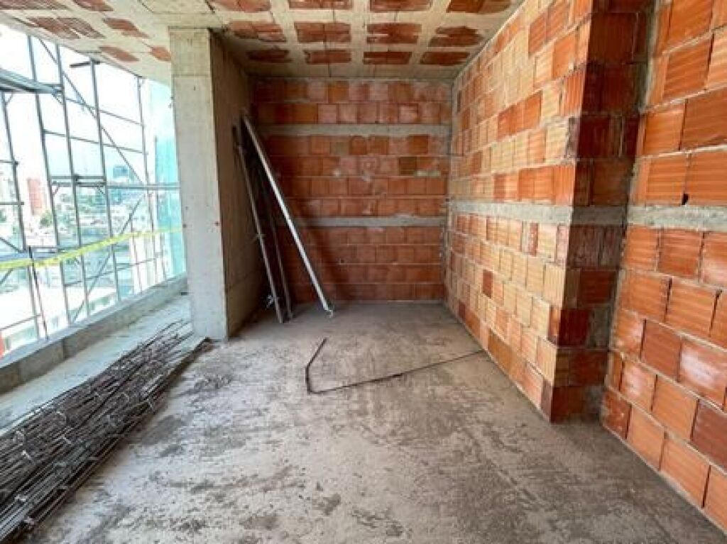 Shitet, Apartament 2+1+2, Blloku, Tirane.