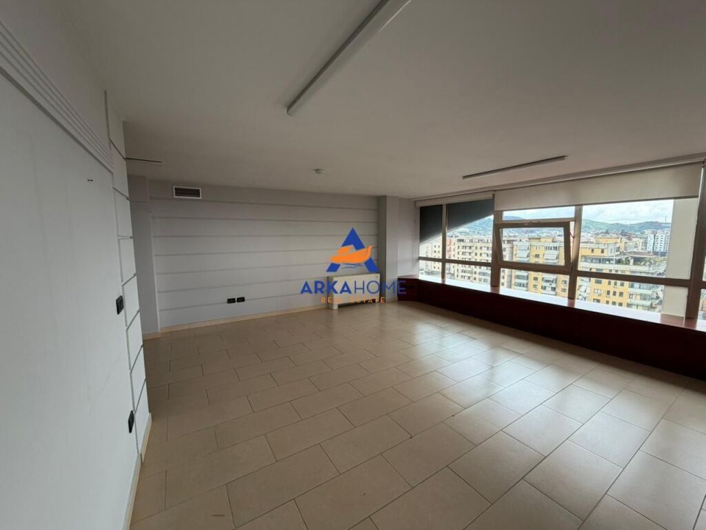 LOCALE UFFICIO IN AFFITTO 450 M2 "GALERIA ROMA, VIA KAVAJËS" 6000 EURO