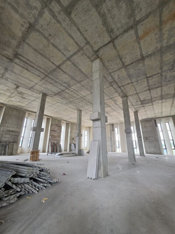 si affitta edificio, negozi sull'autostrada Tirana-Durres
